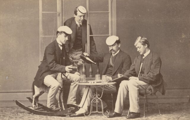 Trinkende Männer im Studio, 1860er Jahre
