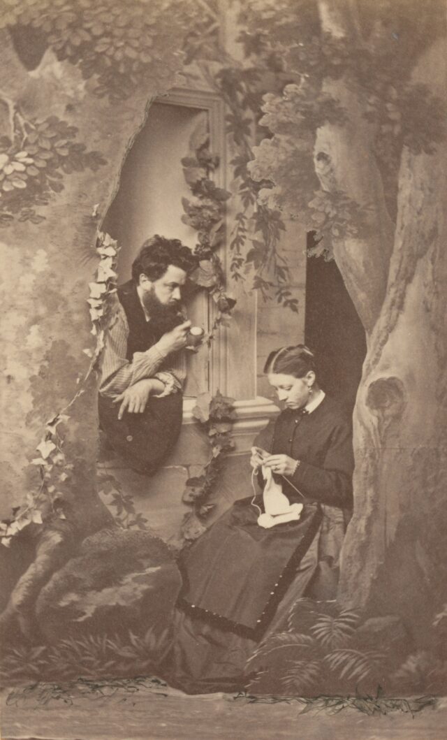 Paar in einer Kulisse inszeniert, 1867–1872