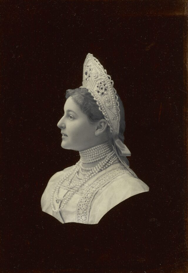 Frau im Profil, 1880–1900