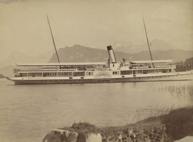 "Stadt Luzern", Flaggschiff der DGV (Dampfschifffahrtsgesellschaft Vierwaldstädtersee), um 1895