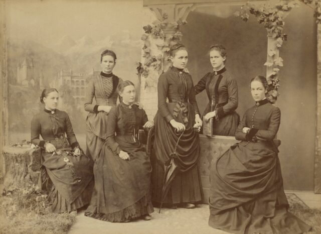 Gruppe von Lehrerinnen, um 1880