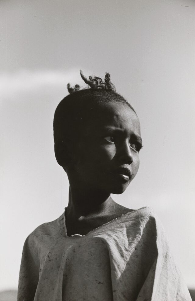 Porträt eines Mädchens, im Timbesi zwischen Zouar und Bardai, Französisch-Äquatorialafrika (Tschad), 1955