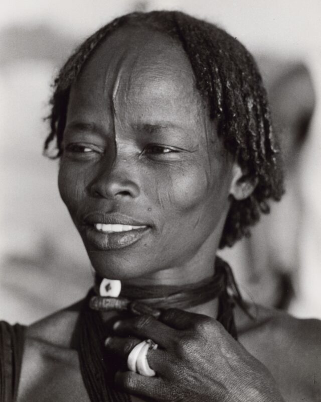 Porträt einer Frau in Ounianga Kebir, Französisch-Äquatorialafrika (Tschad), 1956