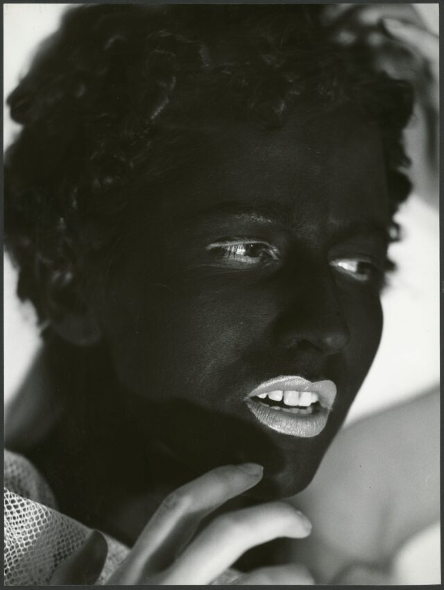 Trudi Hess, schwarz geschminkt, 1933