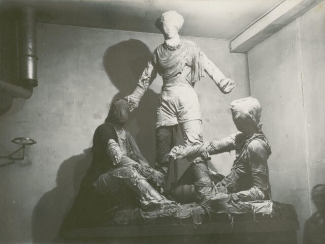 Die "Mädchengruppe" im Zolliker Atelier, um 1930