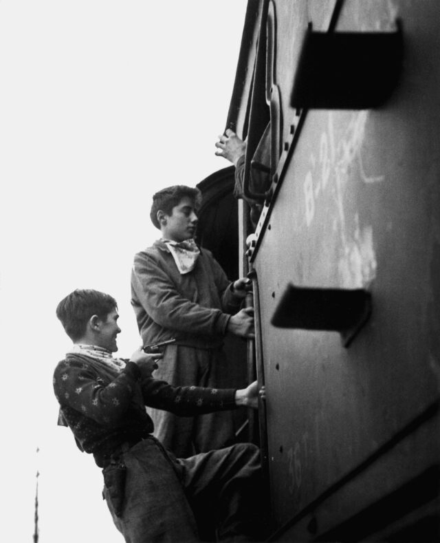 Jungen überfallen den Petit Train, Provence, 1953/55
