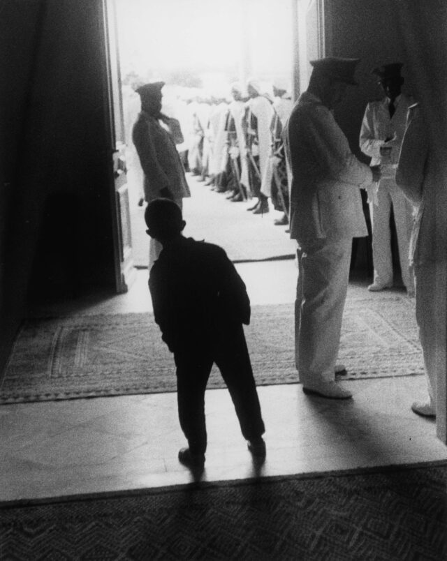 Knabe im Palast des Präsidenten Bourgiba, Tunis, 1958/59