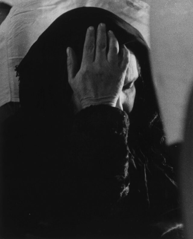 Erster Flug einer alten Frau, Algerien, 1958/59