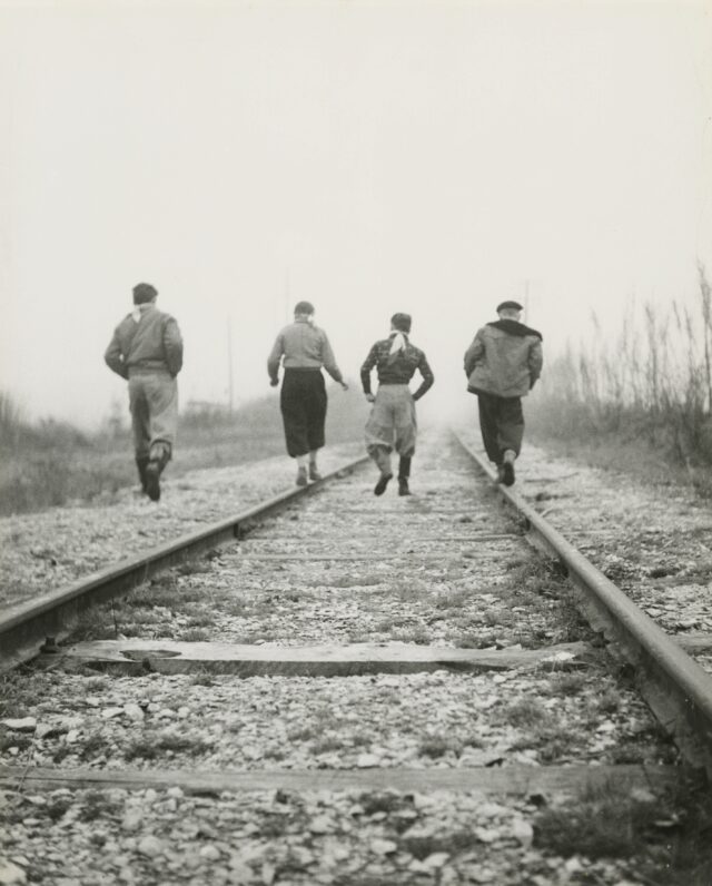 Jungen auf Bahngleisen, Provence, 1953/55