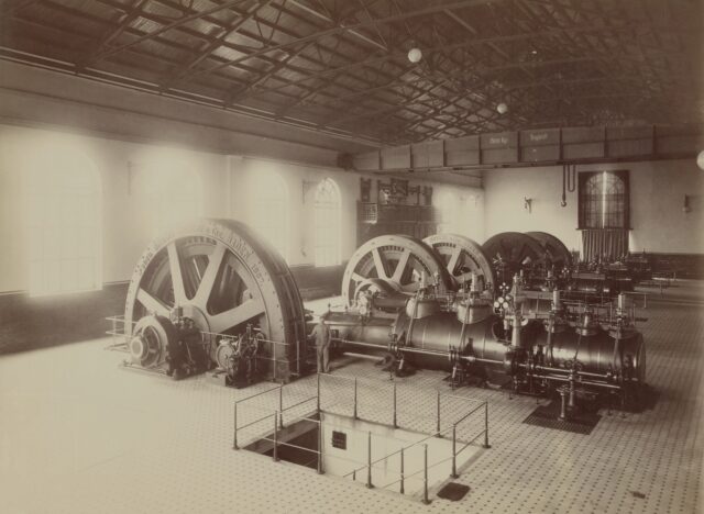 Wechselstrom-Generatoren im Städtischen Elektrizitätswerk, Frankfurt a.M., nach 1897