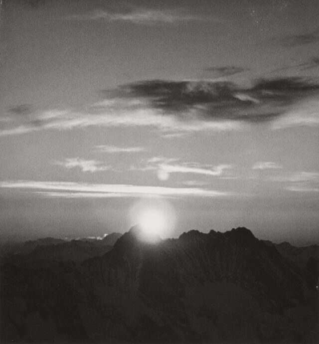 Sonnenaufgang über dem grossen Schreckhorn, 1931