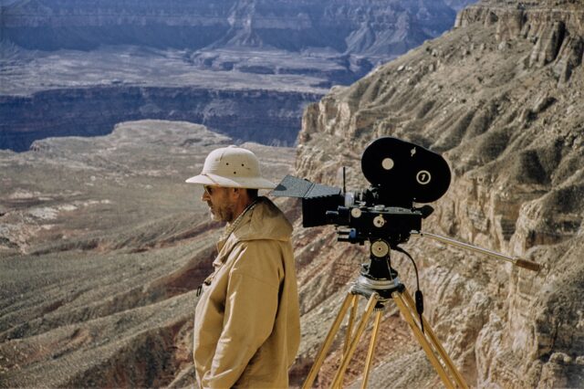 Ernst A. Heiniger bei den Dreharbeiten zum Cinemasope-Film "Grand Canyon", 1957/58