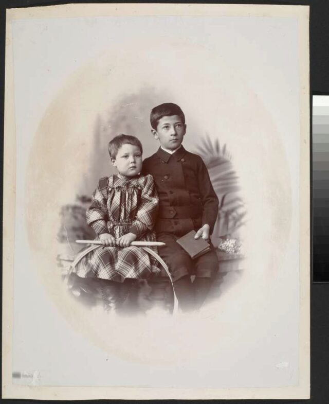 Kinder, P. Thomas (Karl Eugen) Jungt von Karlsruhe mit Bruder