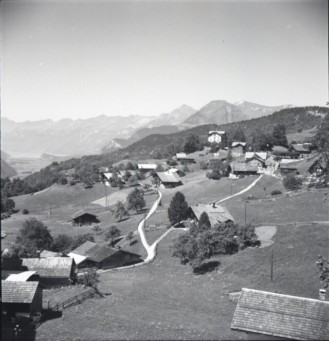 Hasliberg Reuti, Walchi, rechts unten altes Schulhaus