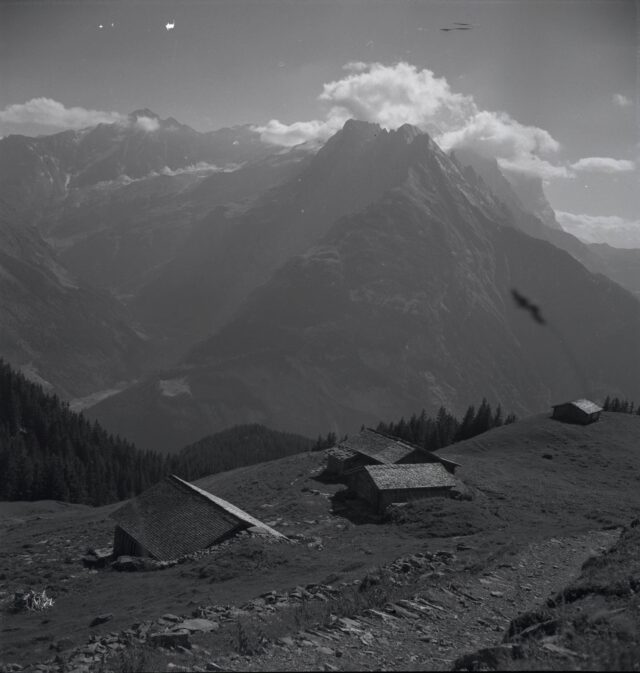 Glogghüs, Voralpen, Sicht auf Engelhörner, Well-/Wetterhorn, Urbachtal im Sommer
