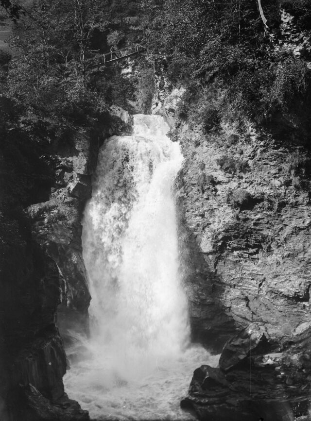 kleinerer Wasserfall unterhalb des Grossen Reichenbachfalls