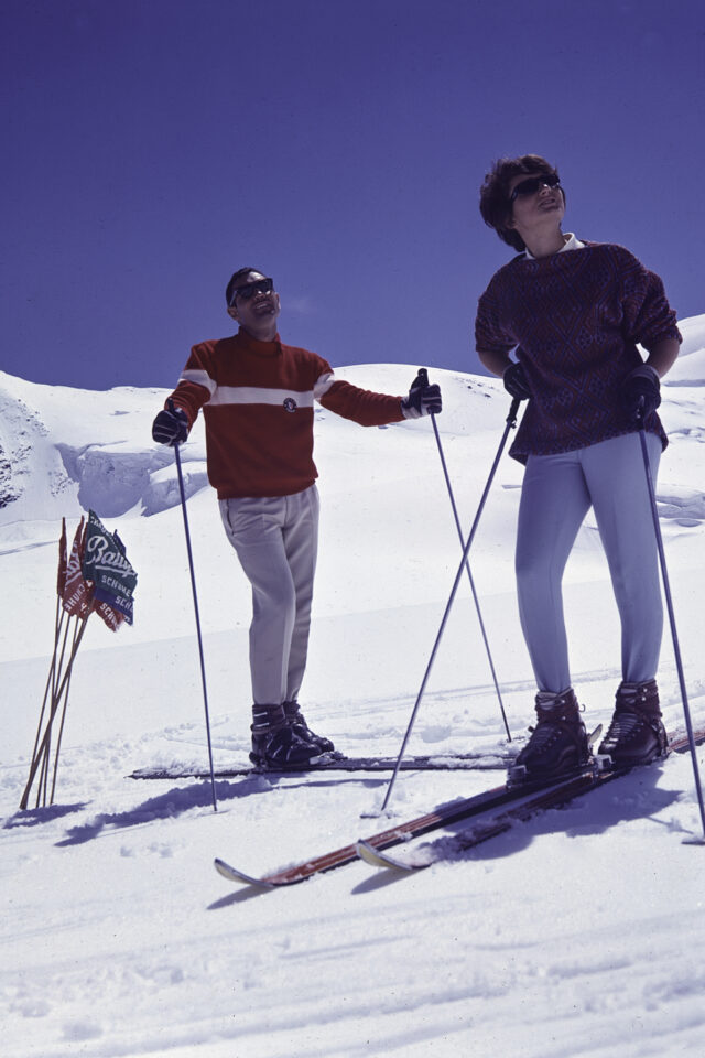 Saas Fee, Skilehrer mit Frau auf der Piste