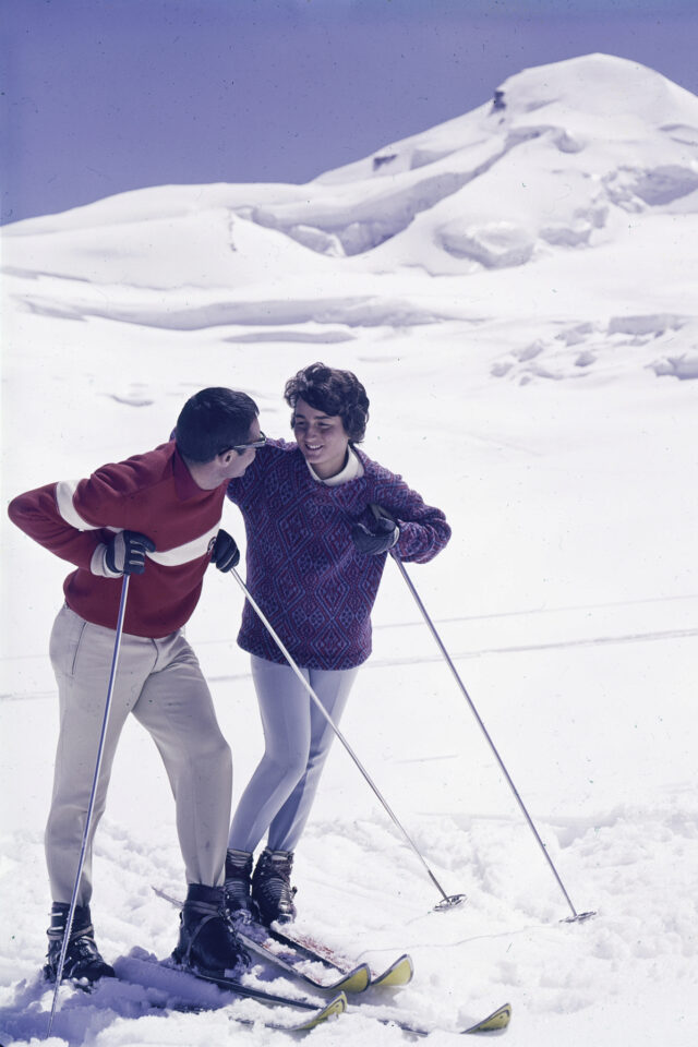 Saas Fee, Skilehrer mit Skifahrerin