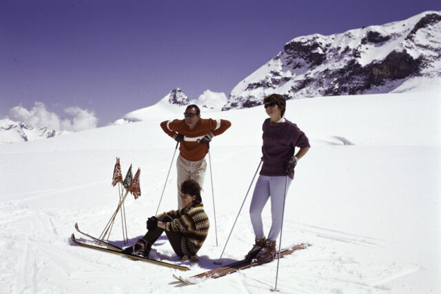 Saas Fee, Skifahrer beim Pausieren