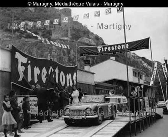 [Arrivée du rallye du vin, Comptoir de Martigny]