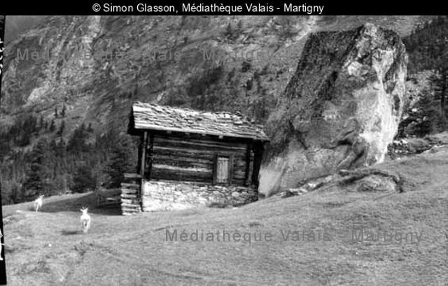 [Chalet à Saas-Almagell]
