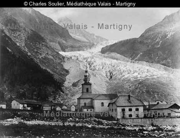 Eglise et glacier d'Argentière, vallée de Chamonix