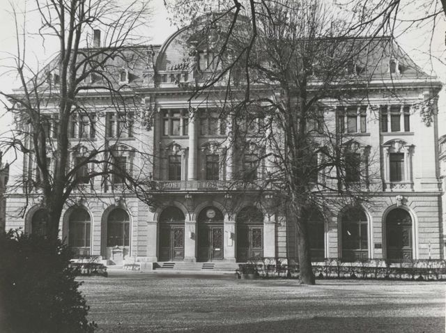 Postgebäude Fribourg