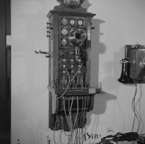 Telefonapparat, Umschaltschrank für Wand