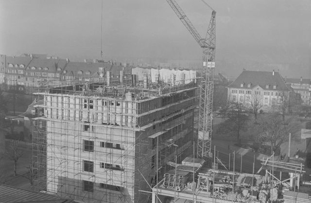 PTT-Gebäude Viktoriaplatz im Bau