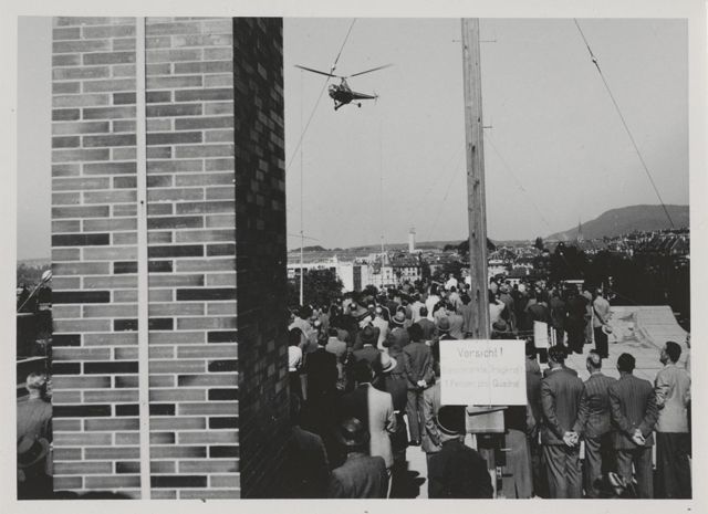 Helikopter über Stadt