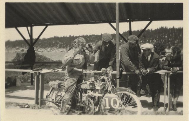 Mann auf Motorrad
