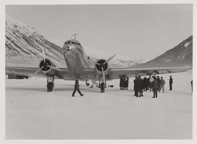 Flugzeug im Schnee