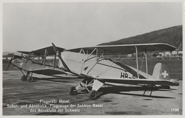 Flugzeuge auf Flugplatz Basel-Sternenfeld