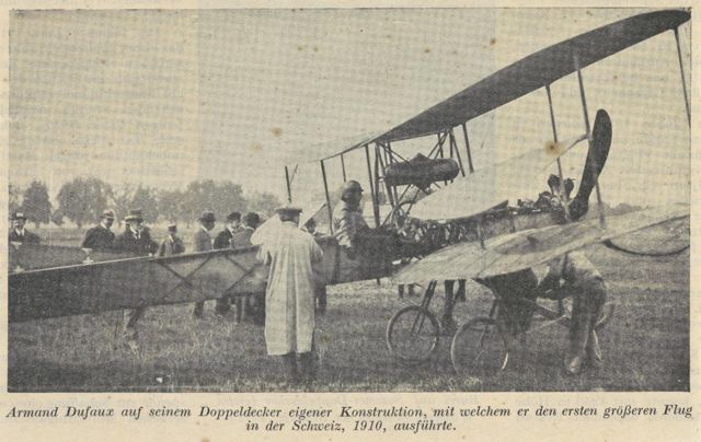 Pilot Dufaux in Flugzeug