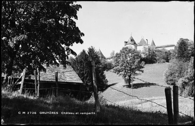 Gruyères, château et remparts