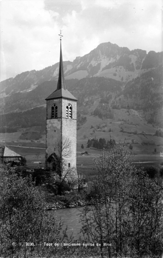 Tour de l'ancienne église de Broc