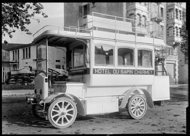 Premier autobus à accumulateurs (Hôtel du Sapin, Charmey)