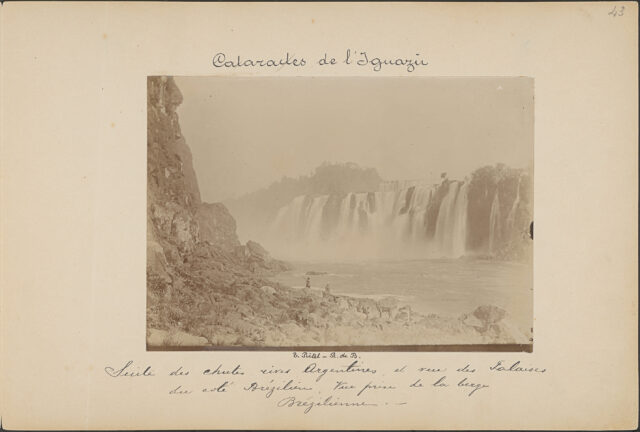 Cataractes de l'Iguazù. T. Pictet - R. de B. Suite des chutes rives Argentines, et vue des Falases du coté Brézilien, Vue prise de a berge Brézilienne.