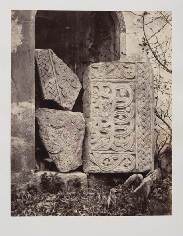 bloc de pierre, sculpture, moyen-âge (P.2.D.2.10.13.001)