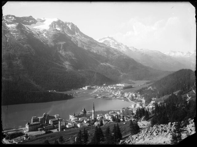 St. Moritz, Gesamtansicht über Bad und See zum Dorf