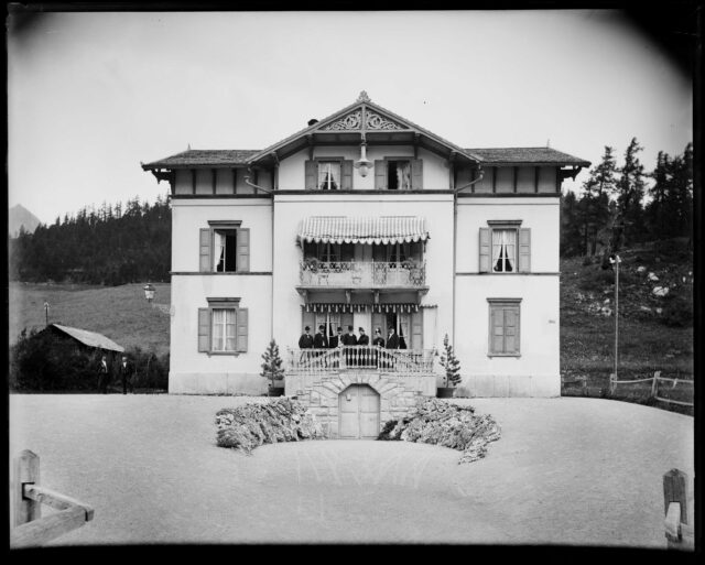 St. Moritz Bad, Villa Inn, Personengruppe