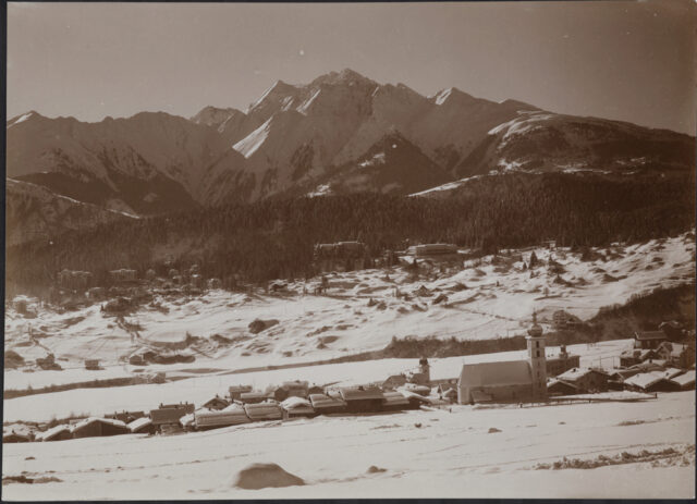 Flims-Dorf / Flims-Waldhaus gegen Signinagruppe