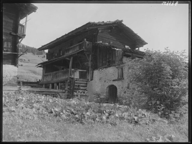 Pany, Mühle, Vorderseite, mit Umgebung