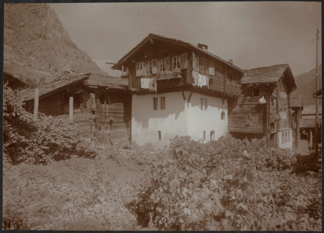 Stalden / VS, Haus halb Holz halb Stein