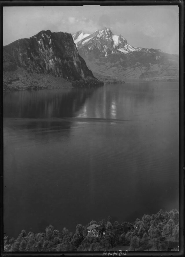 Vitznau / SZ, Vierwaldstättersee mit Bürgenstock und Pilatus von Husenweid aus