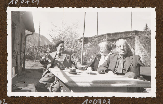 Gottfried Stiefel, Bettina Zweifel und Meinrad Inglin (v.l.n.r.) an einem Restauranttisch