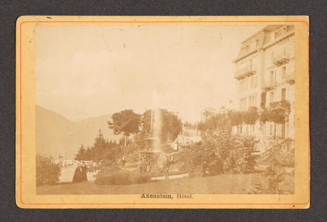 Hotel Axenstein mit Park