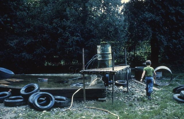 "Robinsonspielplatz Olten" - selbstgebauter Brunnen; um 1975