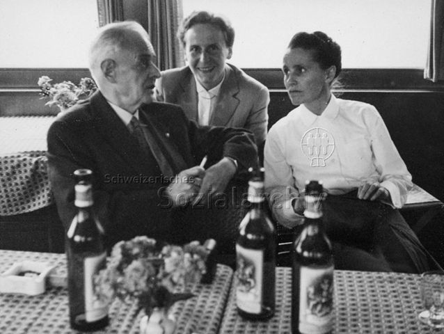 Herr Binder, Frau Linder und Frau Dr. David, Ausflug nach Schmerikon; 13.04.1957
