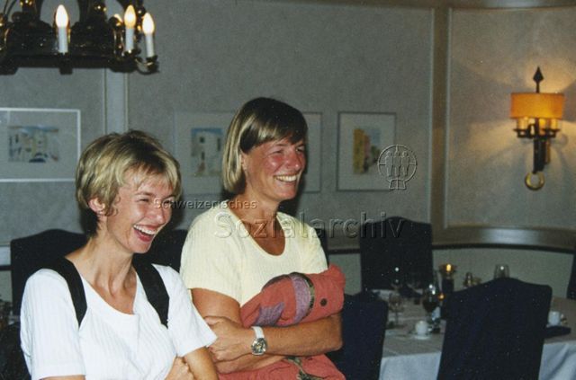 "Pro Juventute-Ausflug Hergiswil" - Claudia Burkard und Vreni Schaller; 26.06.1998